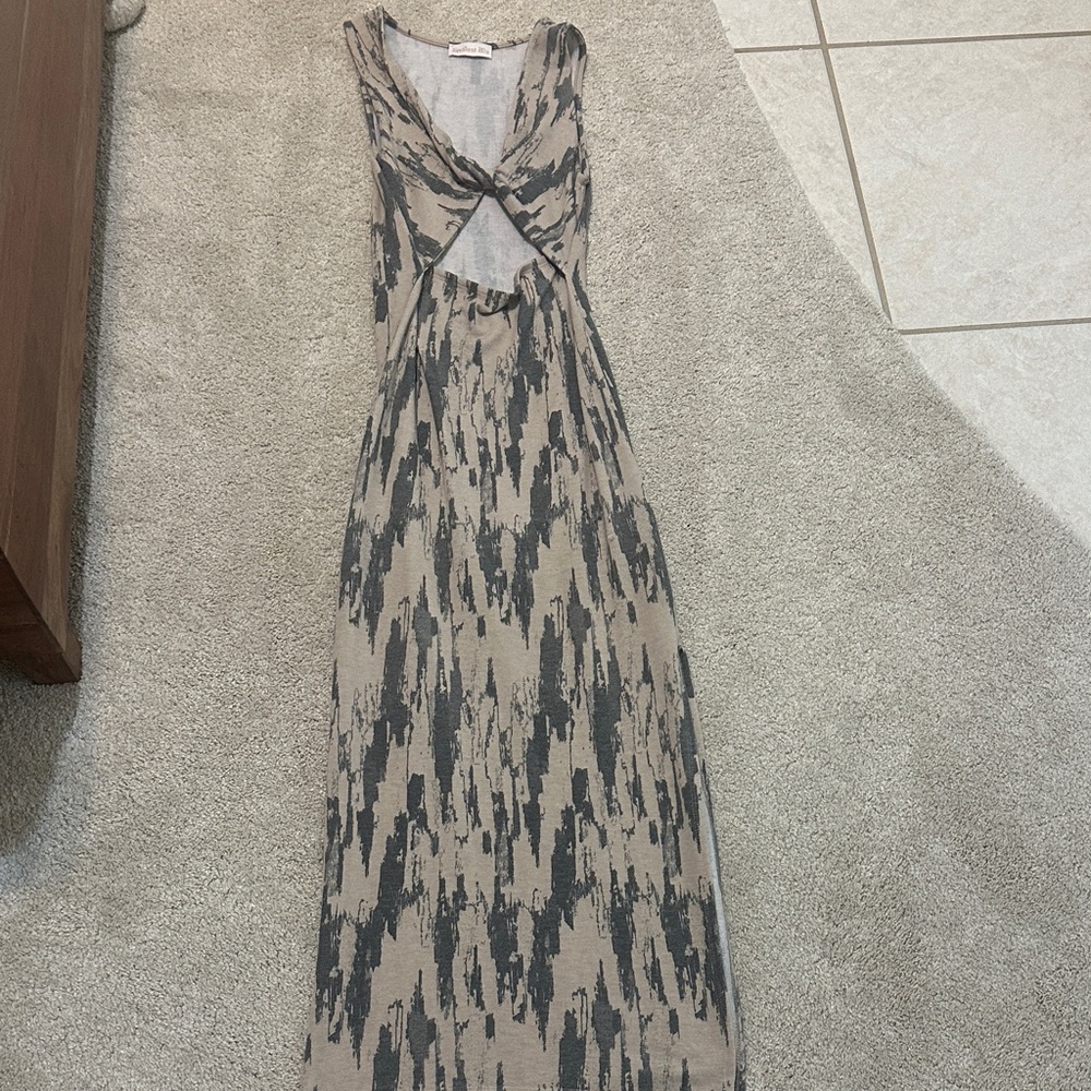 Sleeveless Beige and Charcoal Patterned Maxi Dress
